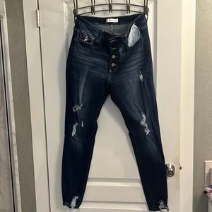 Like new button fly KanCan skinny jeans